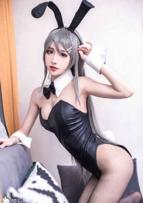 丰满双乳秘书被老板狂揉捏_高清完整版