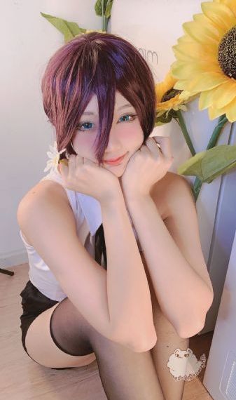日韩美女紧身衣凹凸_4K最新电影在线观看