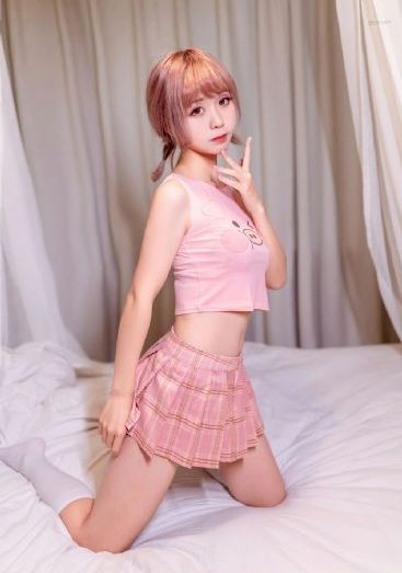 欧美模特透视装视频_BD英语电影全集观看
